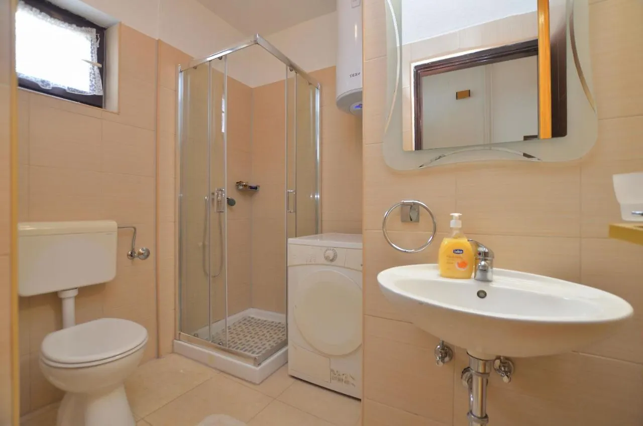 Rooms Tomc Fuskulin 3*,  Croatia
