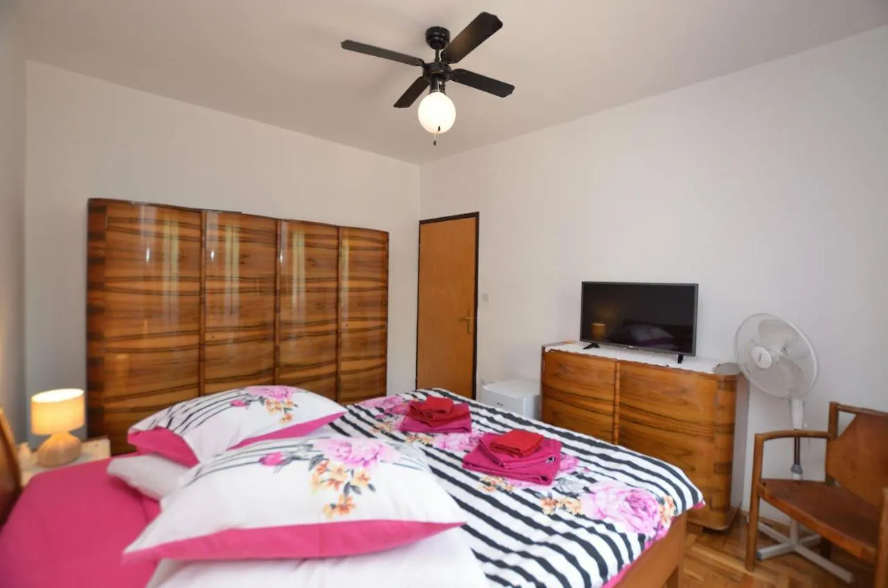 Rooms Tomc Fuskulin Guest house